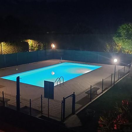 Residence Pool Peschiera Del Garda Bagian luar foto