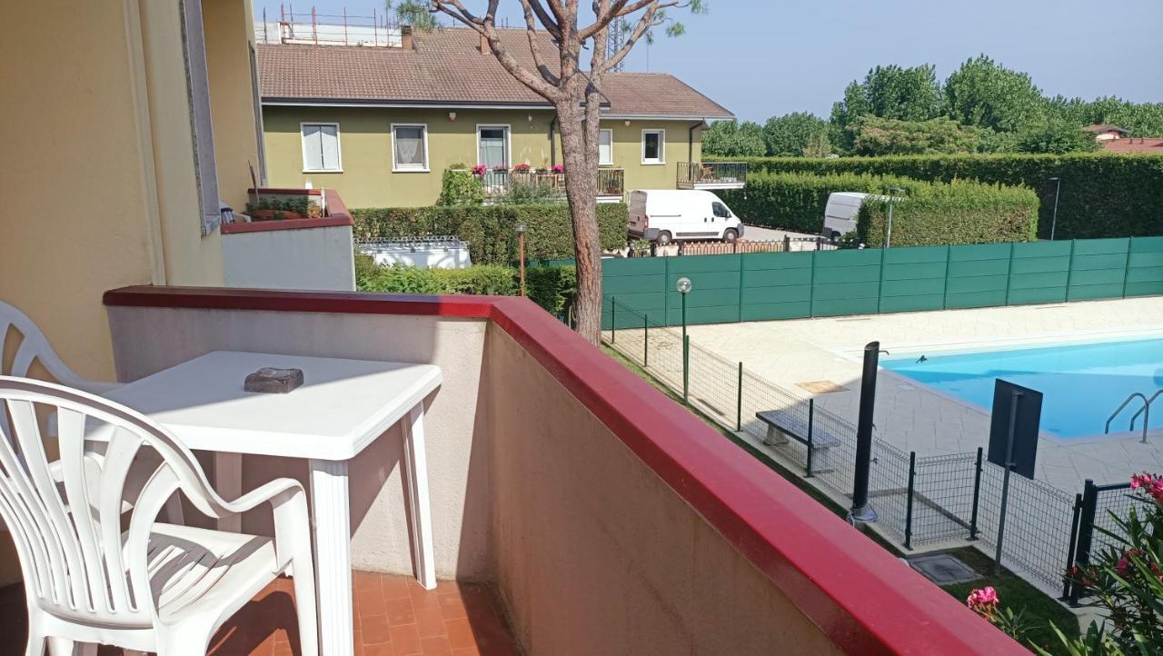 Residence Pool Peschiera Del Garda Bagian luar foto