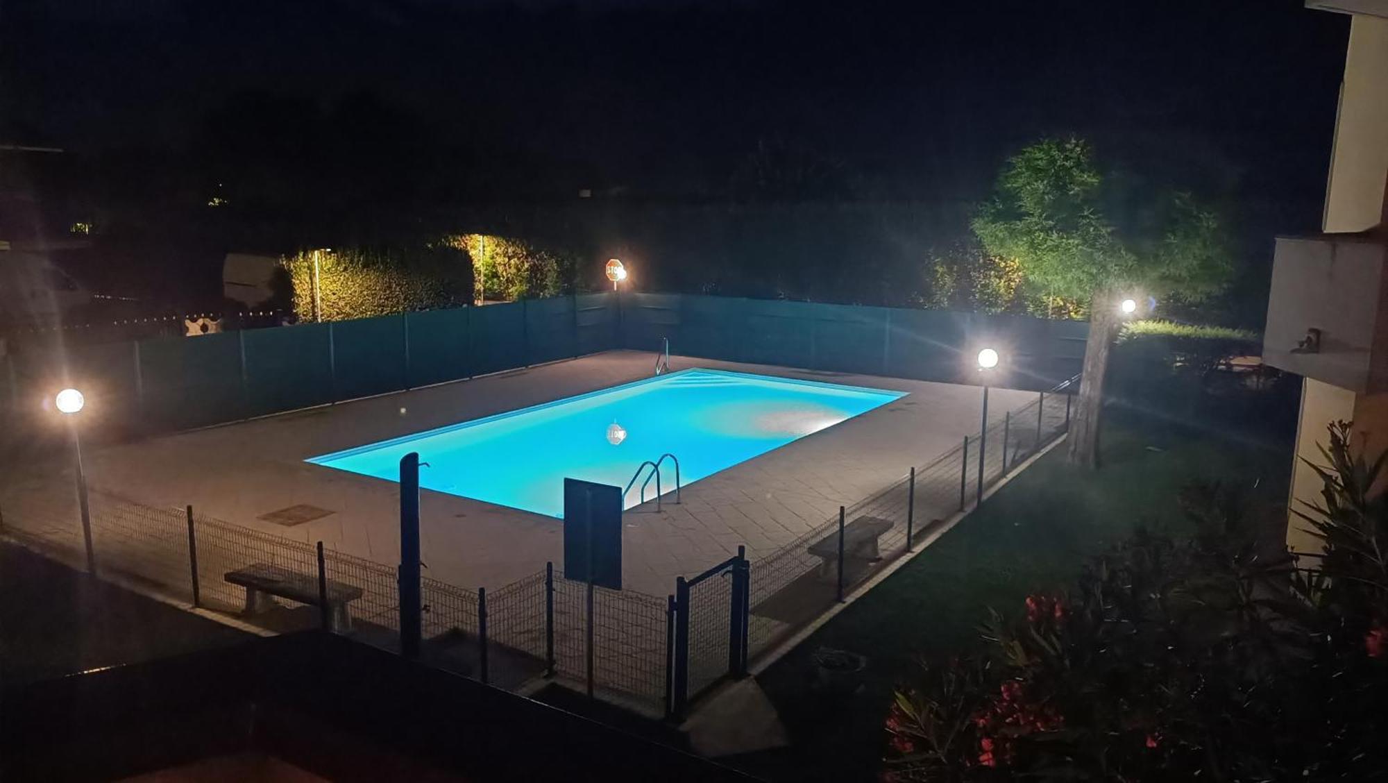 Residence Pool Peschiera Del Garda Bagian luar foto